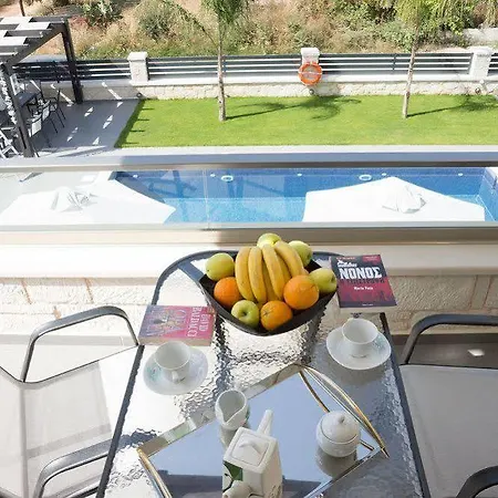 Villa-azalea Almirida